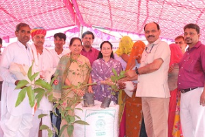 अविकानगर-केन्द्र-दौसा-में-किसान-वैज्ञानिक-01.jpg 