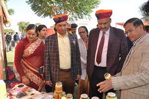 उष्ट्र-करतब-01_1.jpg 