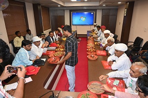 सोलापुर-राजस्थान-अनारकिसानो