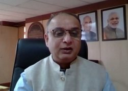 आत्मनिर्भर भारत किसी भी स्तर पर वैश्वीकरण का विरोधी नहीं होगा: श्री हृदय नारायण दीक्षित