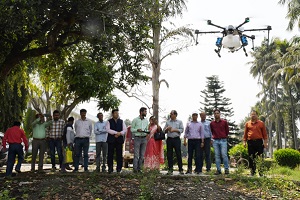 Agri-drone-Demonstration-ICAR-CRIJAF-02_1.jpg