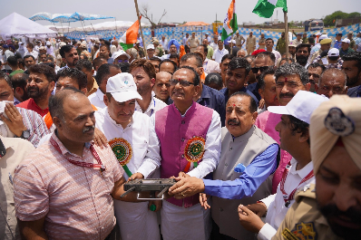 Union Agriculture Minister Shri Shiv Raj Singh Chouhan visits R. S. Pura Jammu, participates in Viksit Krishi Sankalp Abhiyan event