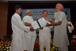 ICAR-foundation-day-16-07-2012-14_0.jpg