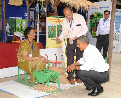 Obama-at-CIAE-exhibit-07-11-2010-2_1.jpg